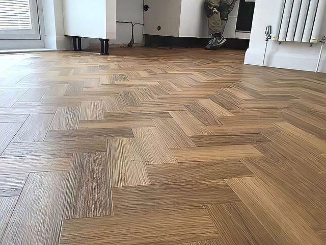luxury-viny-tilecleaning-kireth-ai (8)